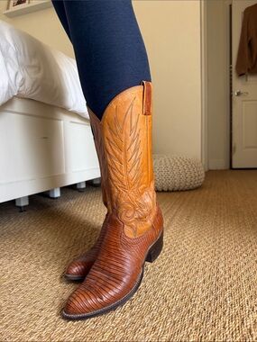 Vintage DAN POST Teju Lizard Skin Cowboy Boots | Two-Tone Cognac & Tan size 7.5